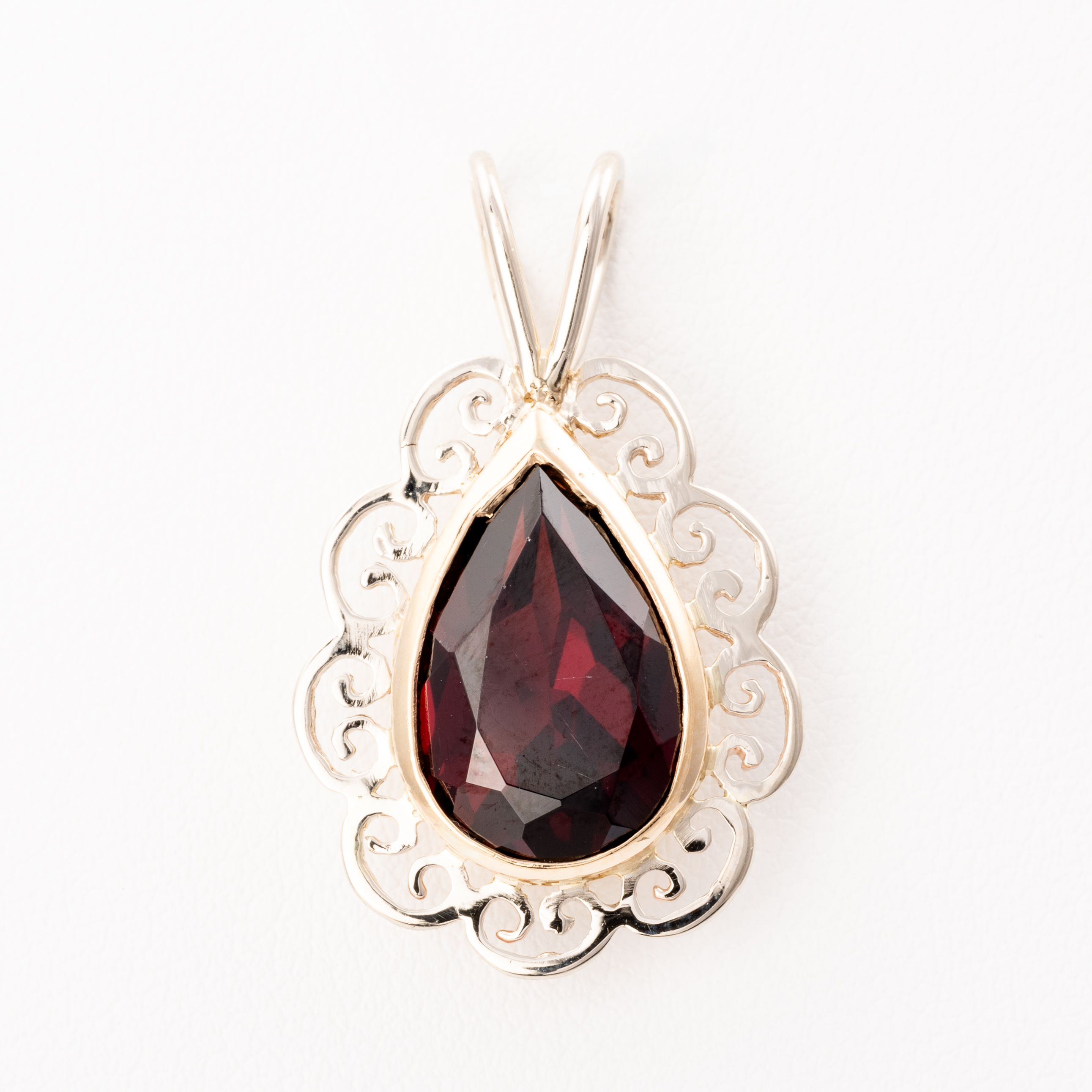 Teardrop Garnet Pendant 14ct Gold