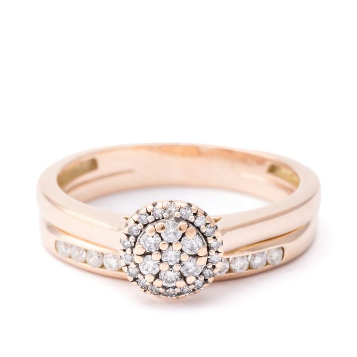 Diamond Cluster Ring 10ct Gold,