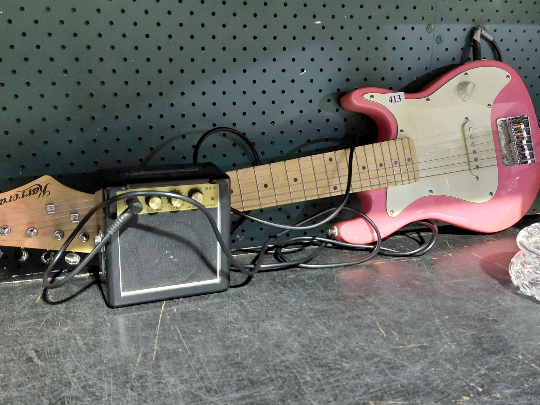 KARRERA ELECTRIC GUITAR, AMP AND STAND