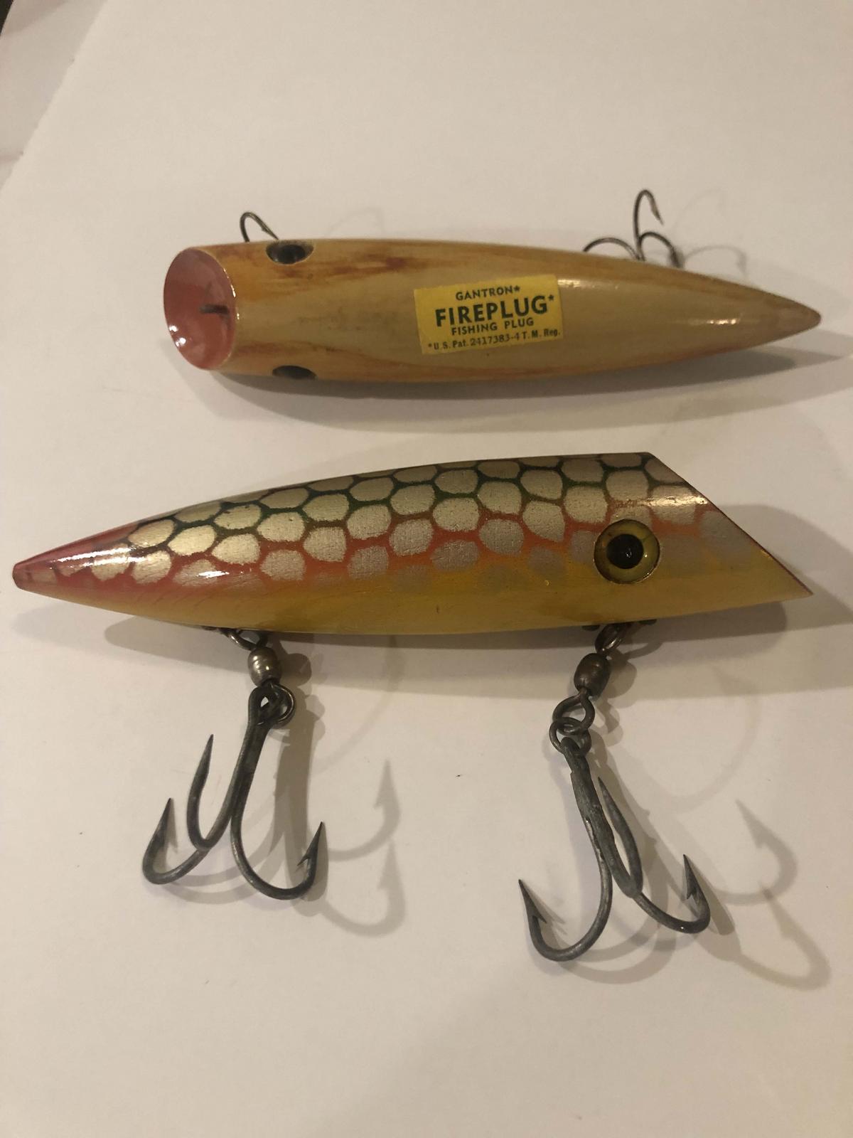 OUTSTANDING PAIR OF TOUGH COLOR MARTIN LURES