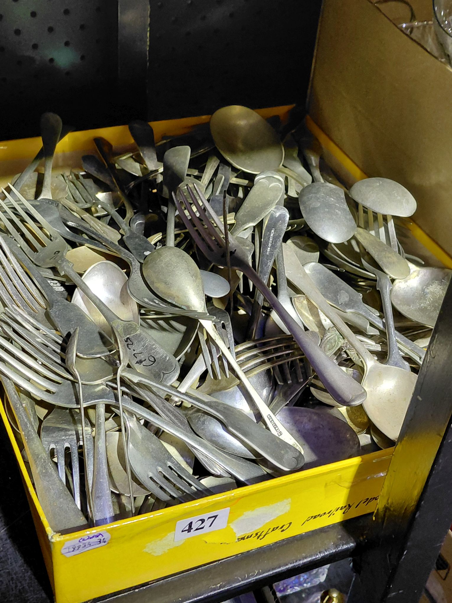 427 · SILVERPLATED SPOONS, FORKS AND TONGS
