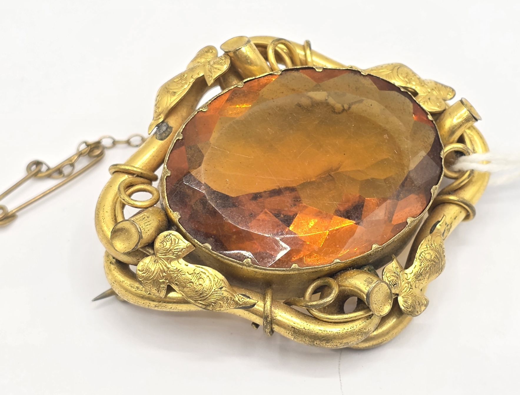 55 · VICTORIAN PINCHBECK BROOCH