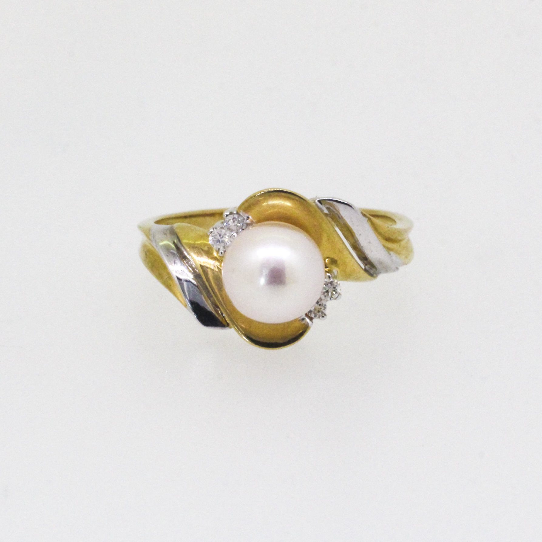 425. · Diamond Ring 3.17g