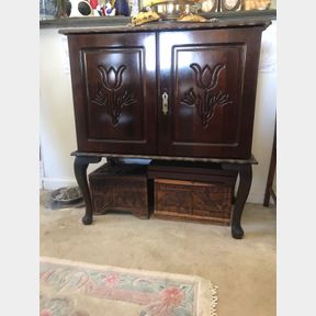 Antique TV / Drinks Cabinet in excellent condition