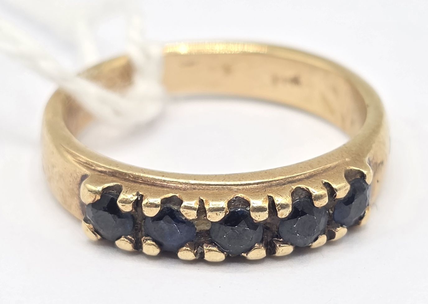 14CT SAPPHIRE ROW RING