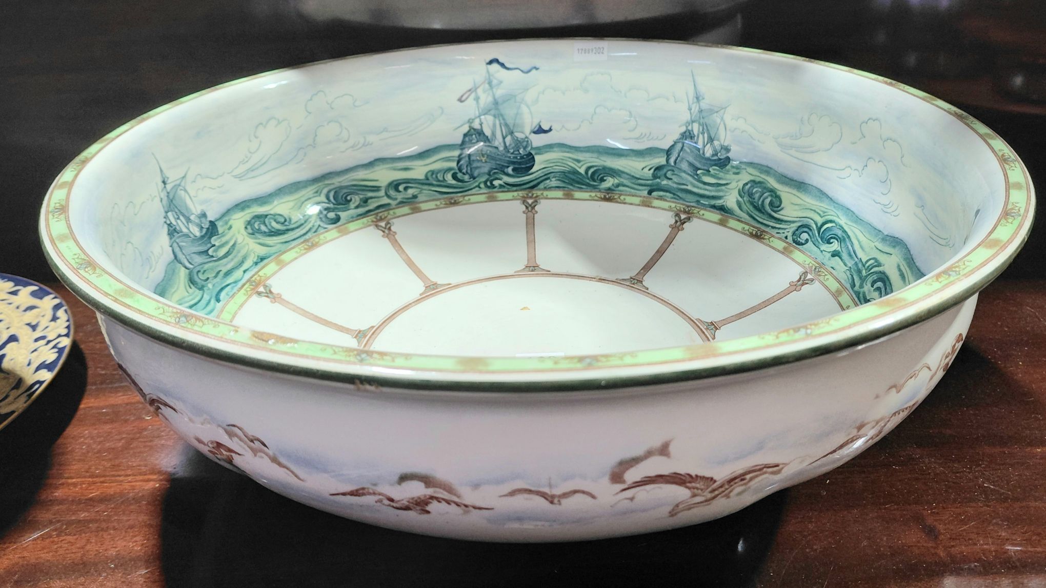 139 · ENGLISH GALLEON SCENE WASH BOWL