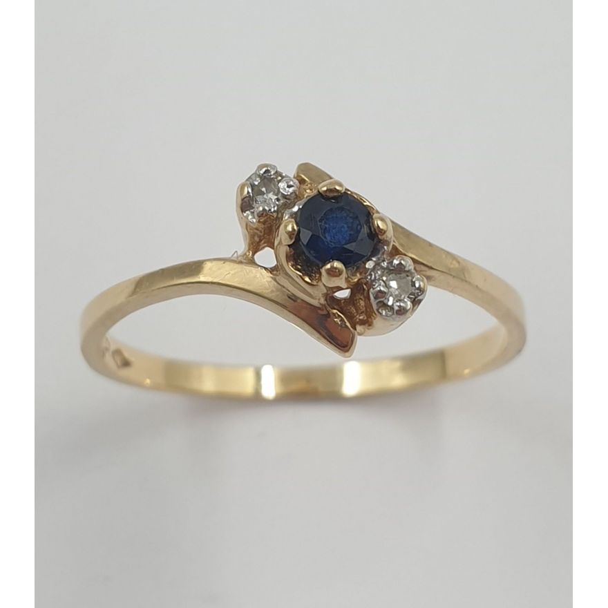 10ct Y/G Sapphire & Diamond Ring
