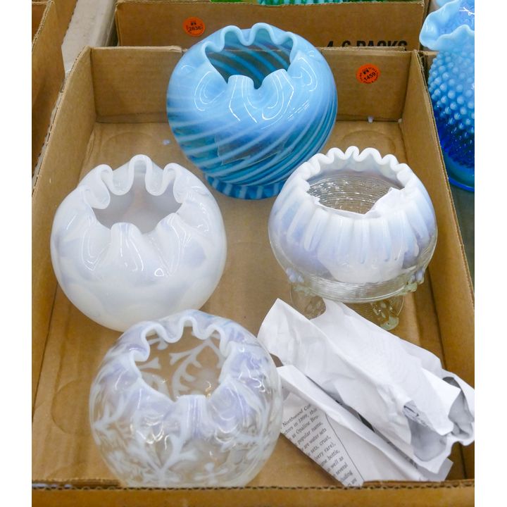 Box 4pc Opalescent Glass Rose Bowls