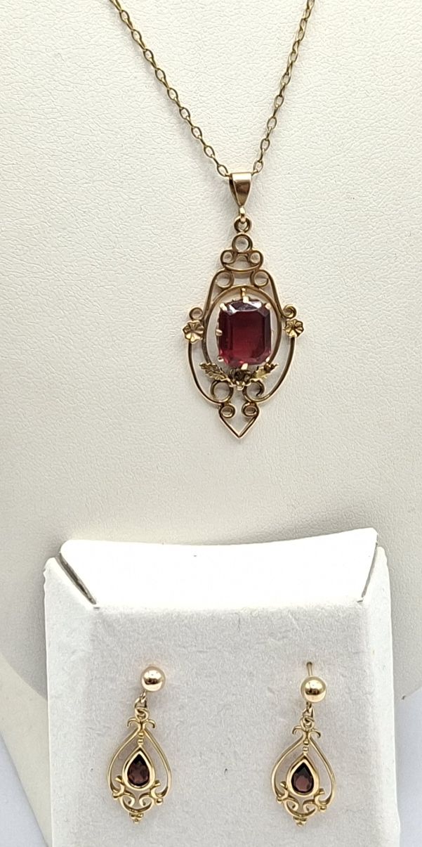 9ct Gold Jewellery Suite