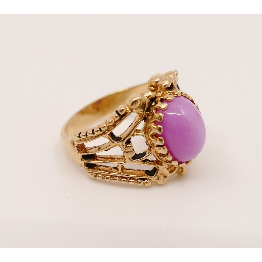 14K and Pink Sapphire Ring. Size 6. 5.2g TW