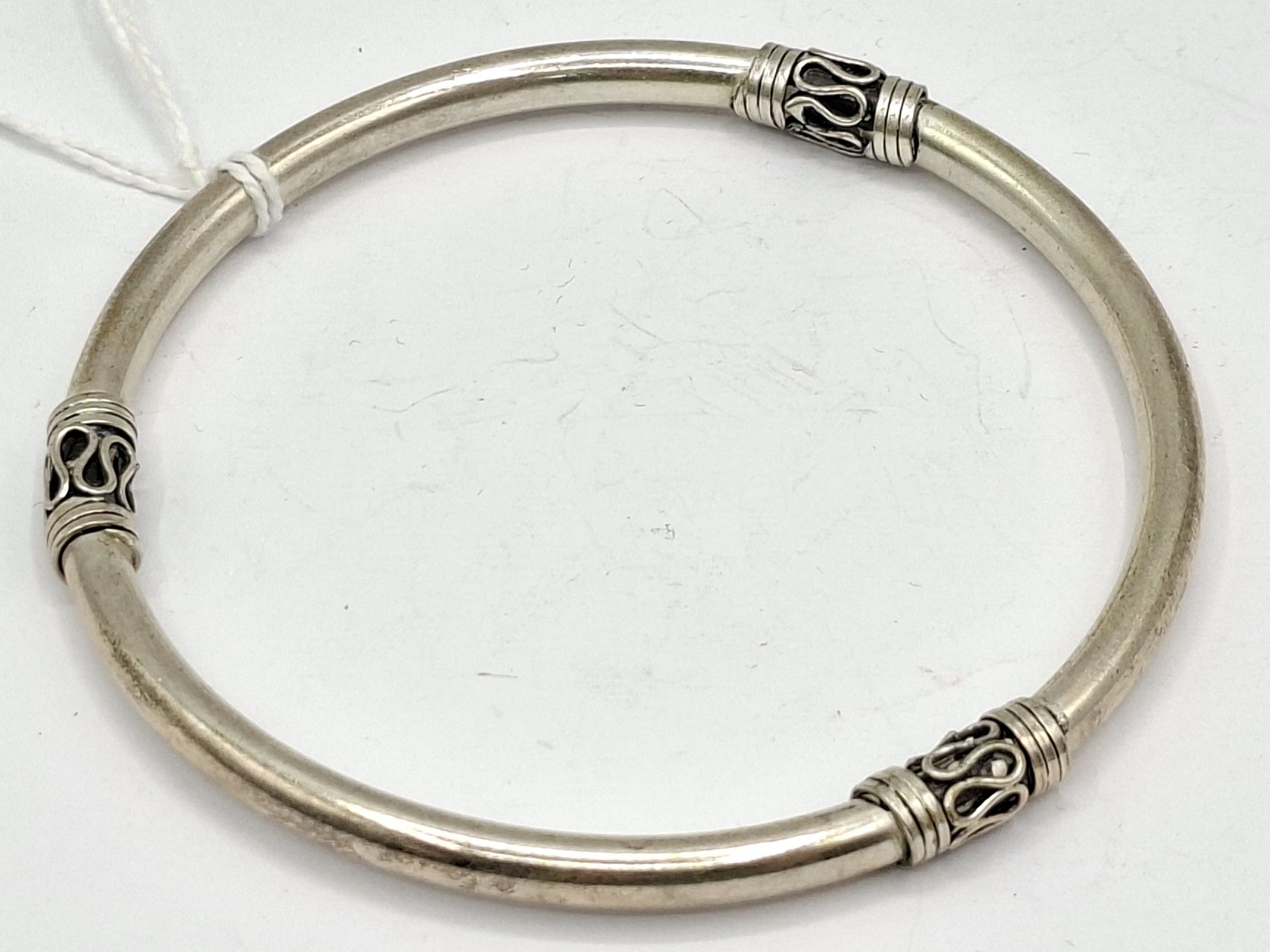 1052 · STERLING SILVER BANGLE