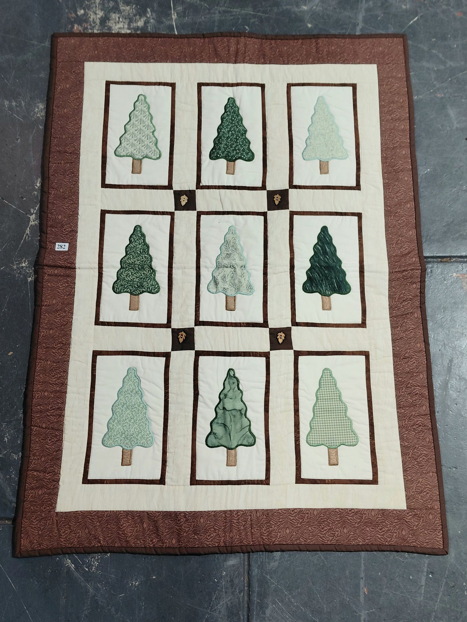 282 · HAND MADE QUILT