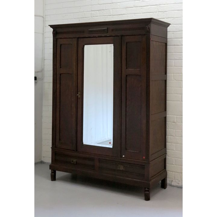 OAK WARDROBE