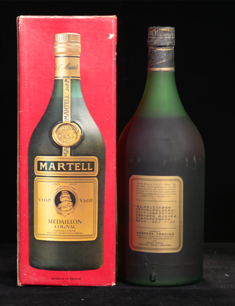 Martell Medaillon V.S.O.P. Cognac Green Bottle 2String 1Litre