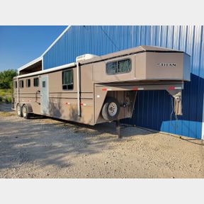 26" Titan Gooseneck Living Quarters Stock Trailer/Fun Run Toy hauler