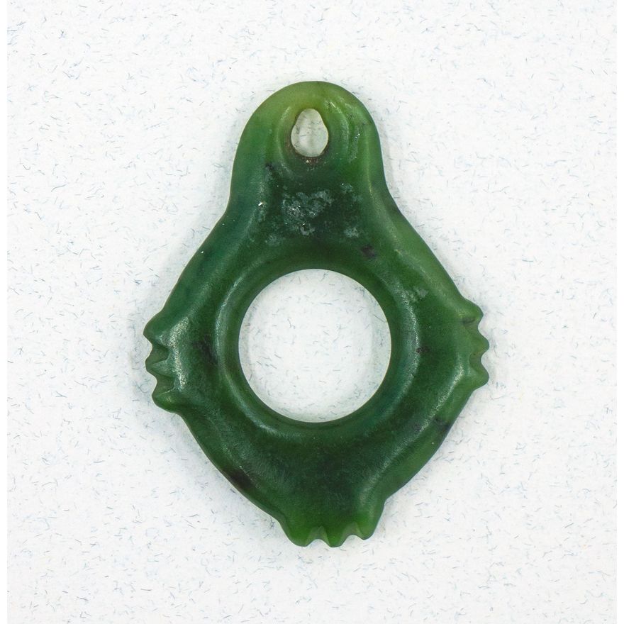 Kāka pōria - 19th century pounamu bird leg ring