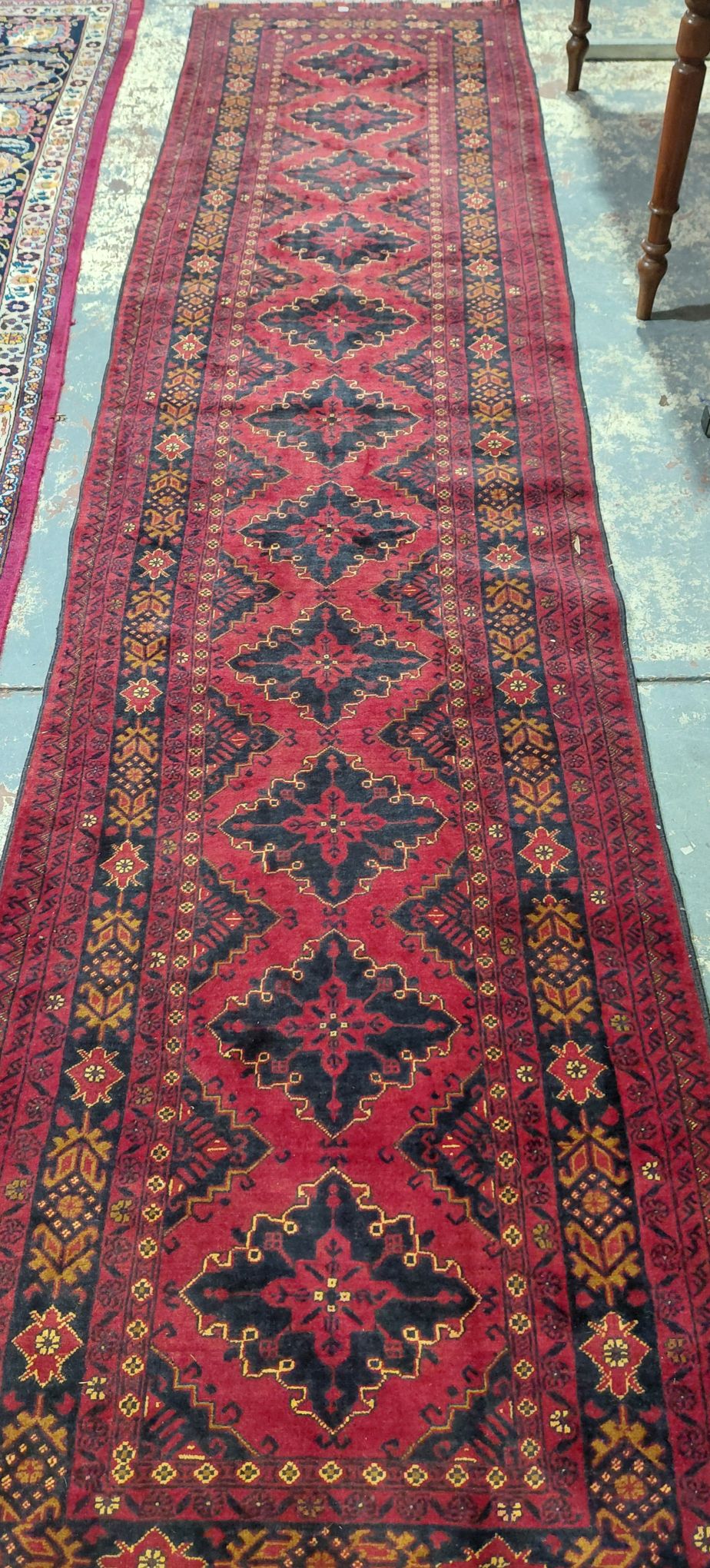 700 · PERSIAN KHAL MOHAMMADI RUNNER RUG