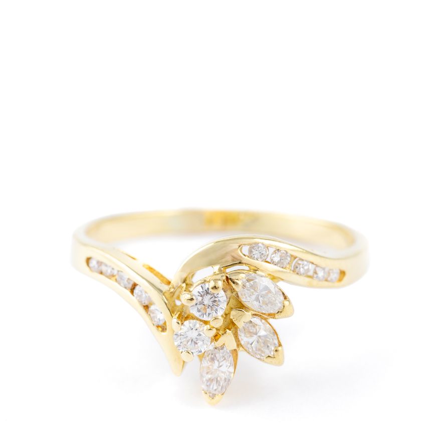 Marquise & Round Diamond Ring 18ct