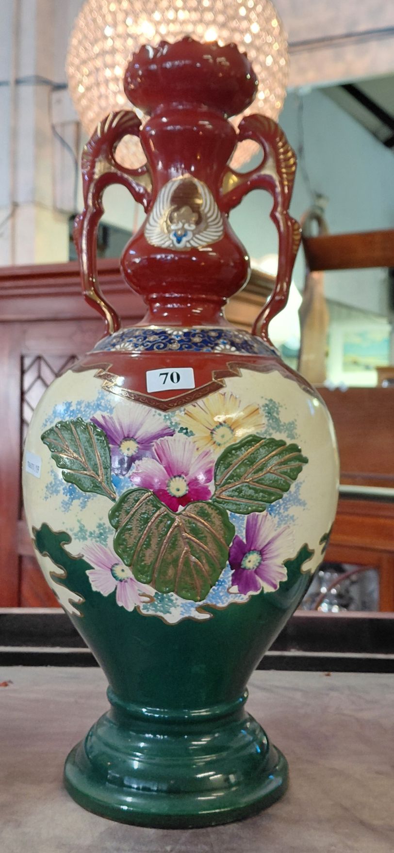 70 · ORIENTAL VASE