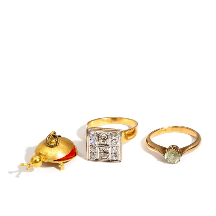 Three Gold Jewellery Pieces