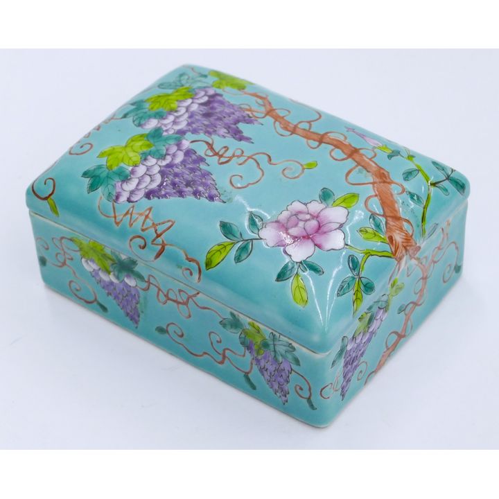 Chinese Republic Dayazhai Style Covered Box