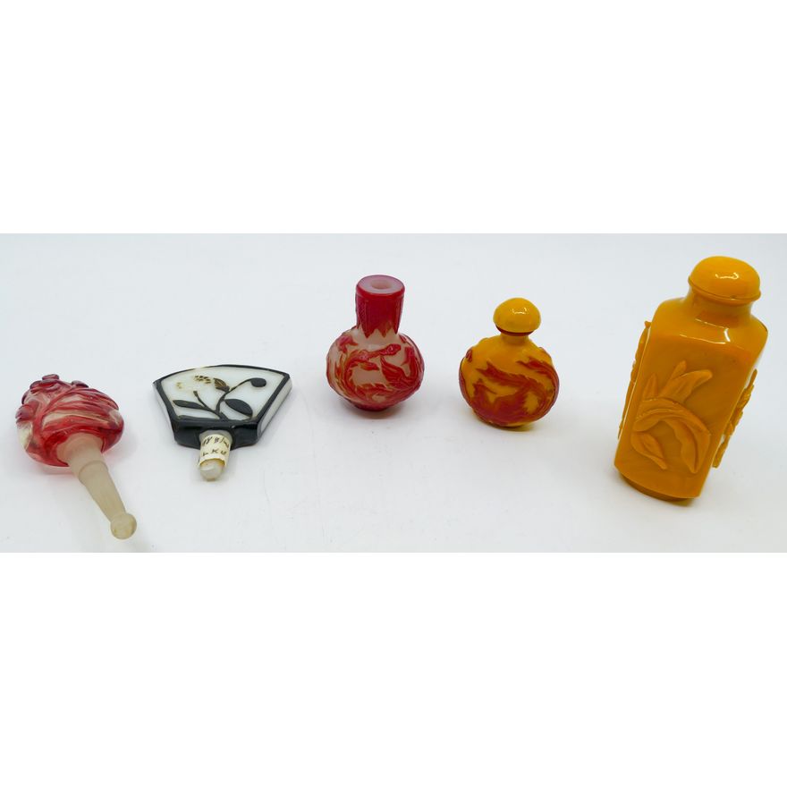 Box 5pc Chinese Peking Glass Snuff Bottles and Stoppers
