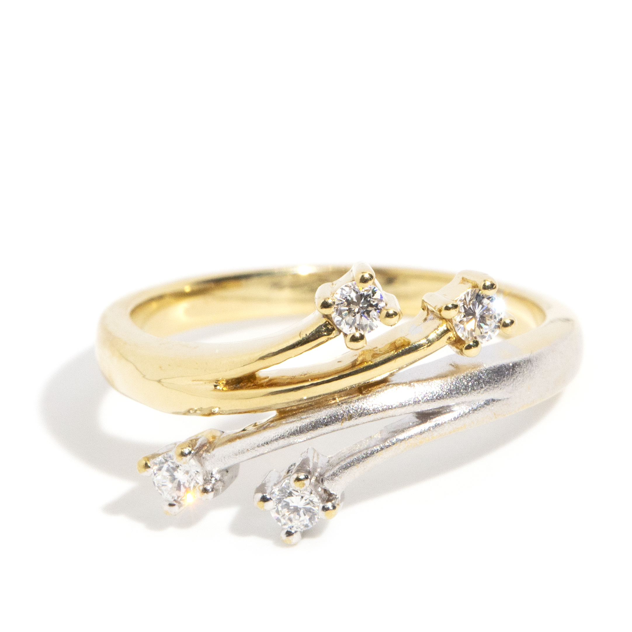 159 · 18 Carat Gold Crossover Diamond Ring