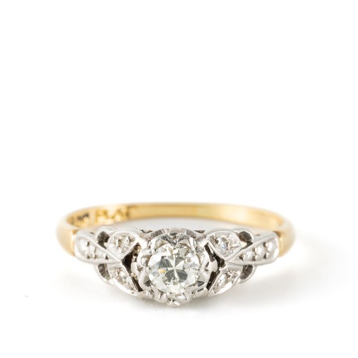 0.20 Carat Old Cut Diamond Vintage 18ct Ring
