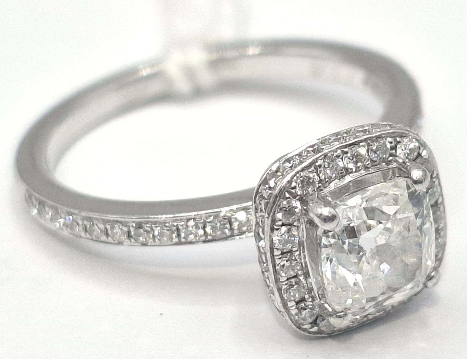 18ct Gold Diamond Ring
