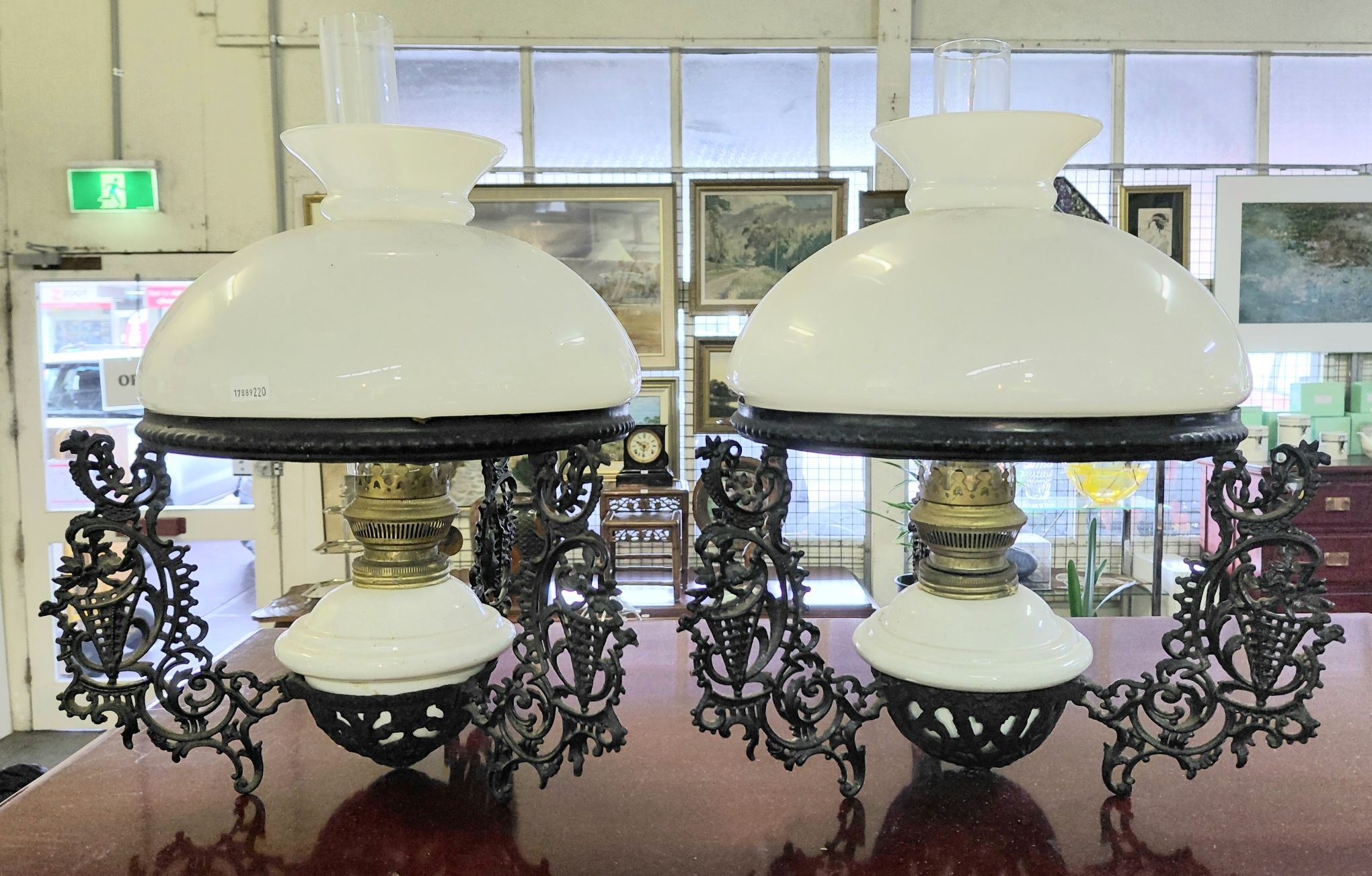 91 · A PAIR OF VICTORIAN OIL LAMPS