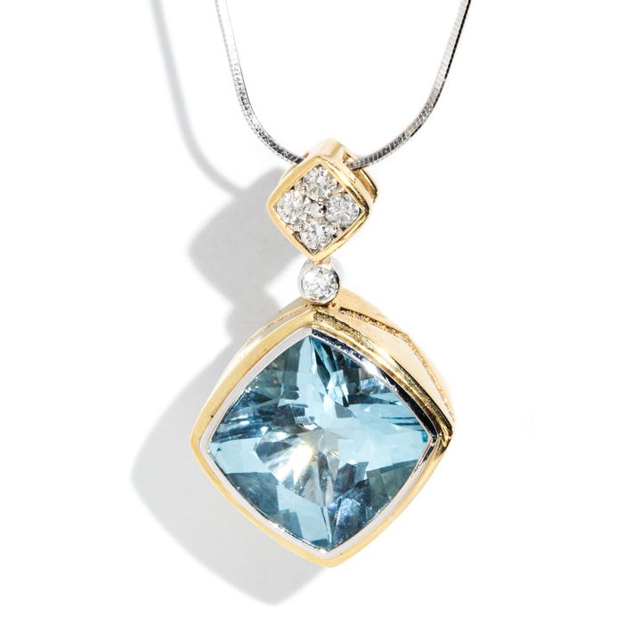 8.4 Carat Aquamarine & Diamond 18ct Gold Pendant & Chain