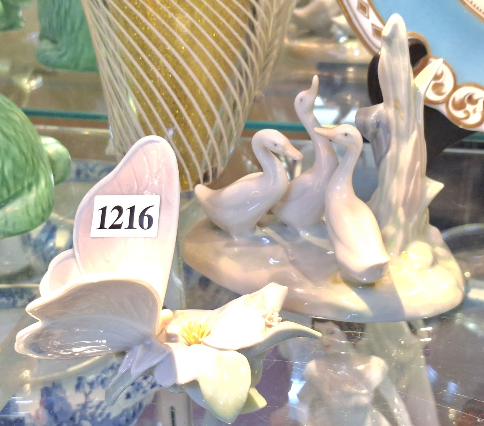 1216 · LLADRO BUTTERFLY FIGURINE