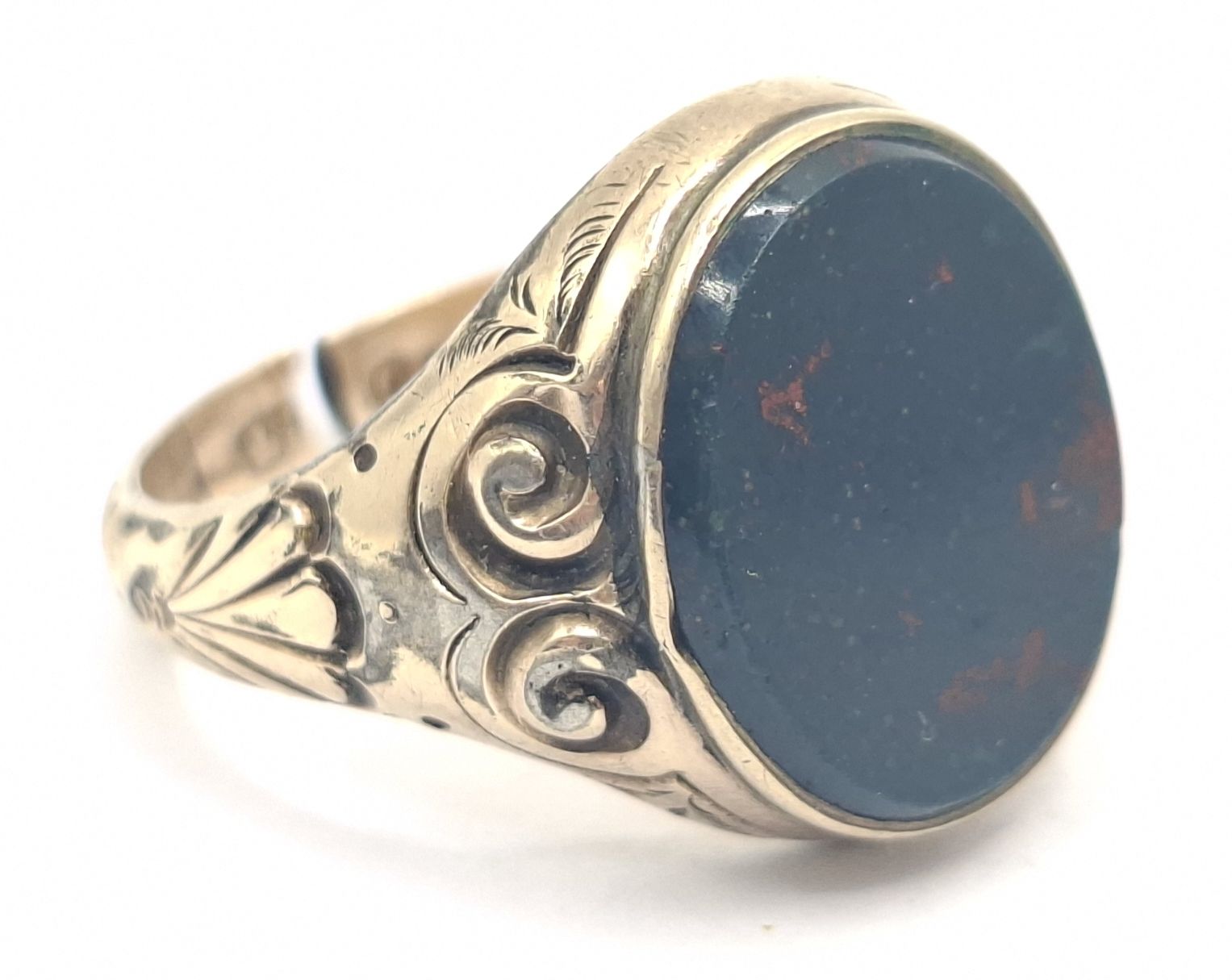 1085 · VICTORIAN SIGNET RING