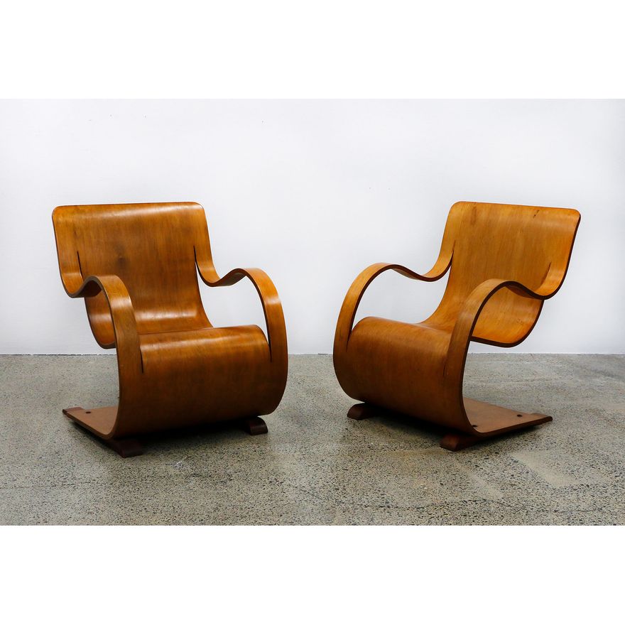 Garth Chester - A fine and original pair of Curvesse chairs