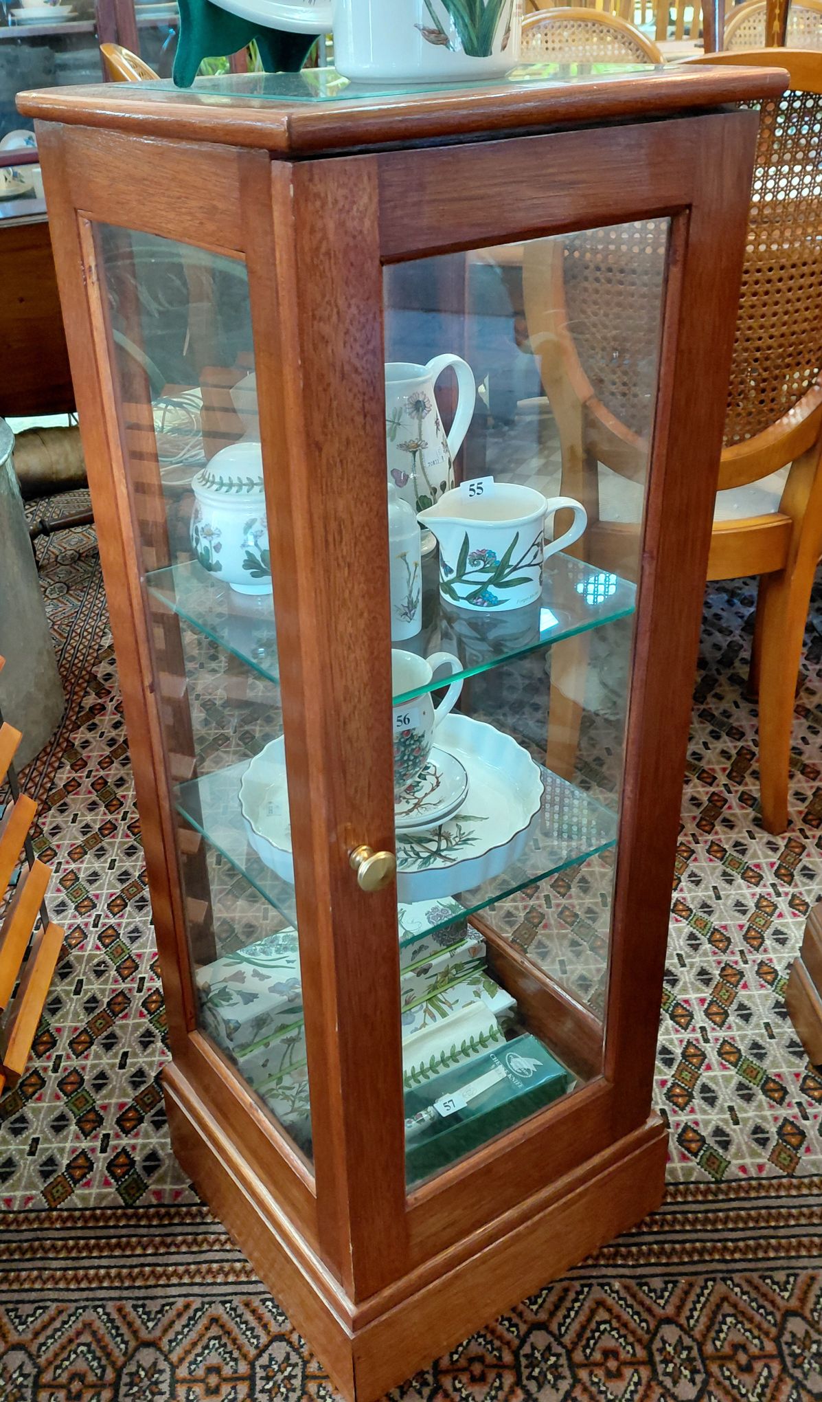 52 · DISPLAY CABINET