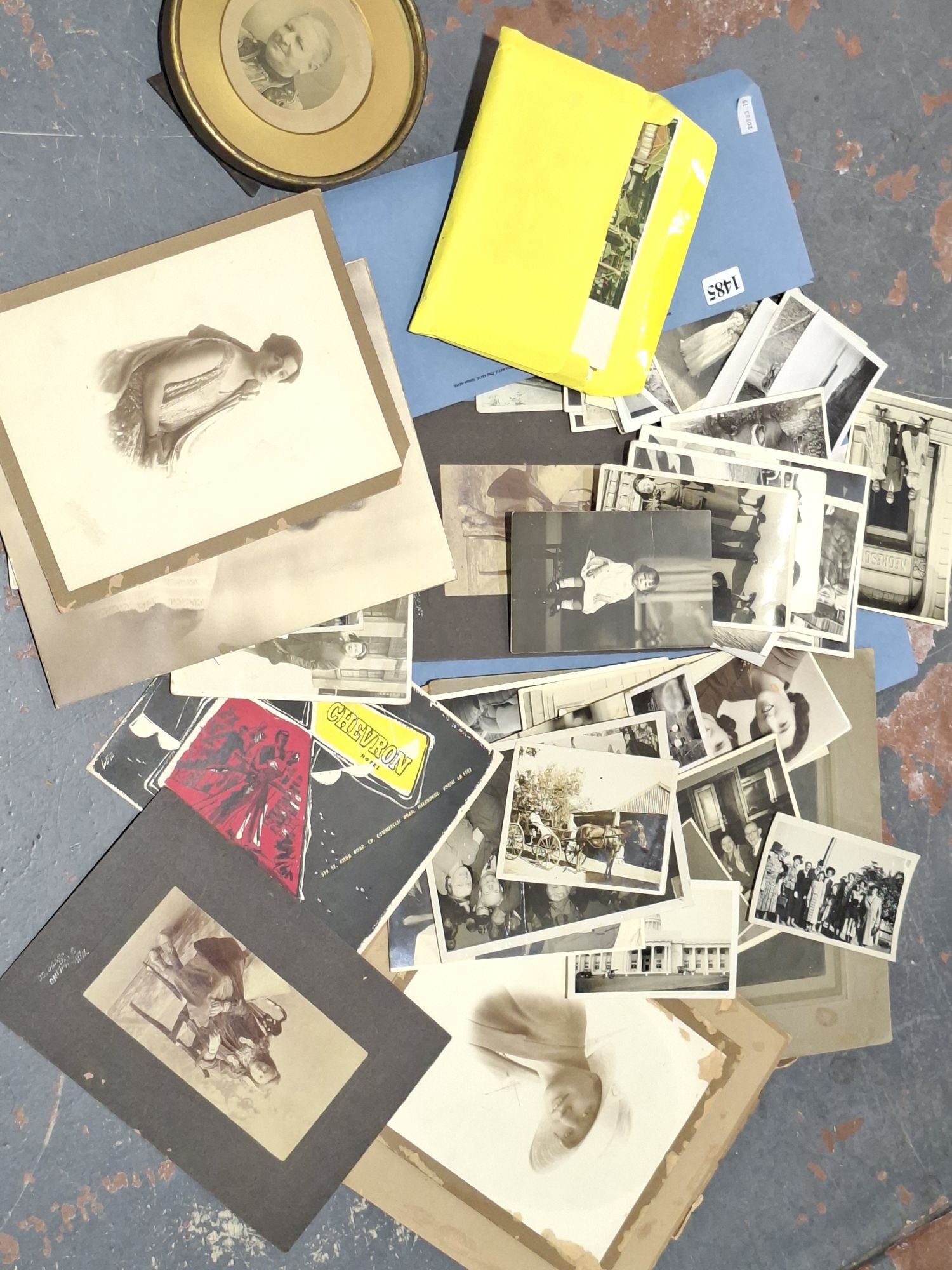 1485 · OLD PHOTOGRAPHS