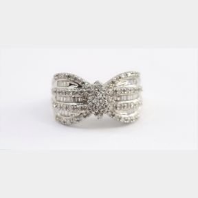 BEAUTIFUL WEDDING RING WITH 1CT OF STUNNING DIAMONDS CLARITY VS/SI SET IN WHITE GOLD