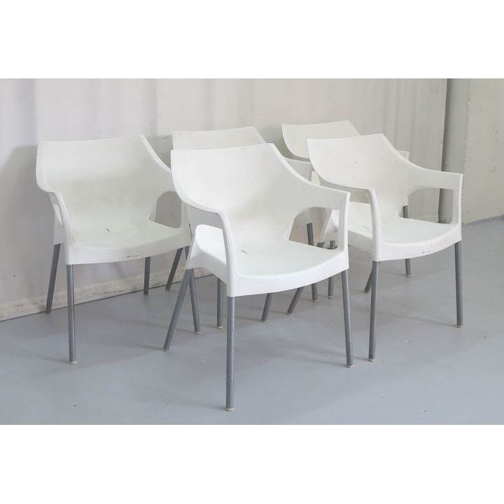 SET OF 5 STACKING CHAIRS