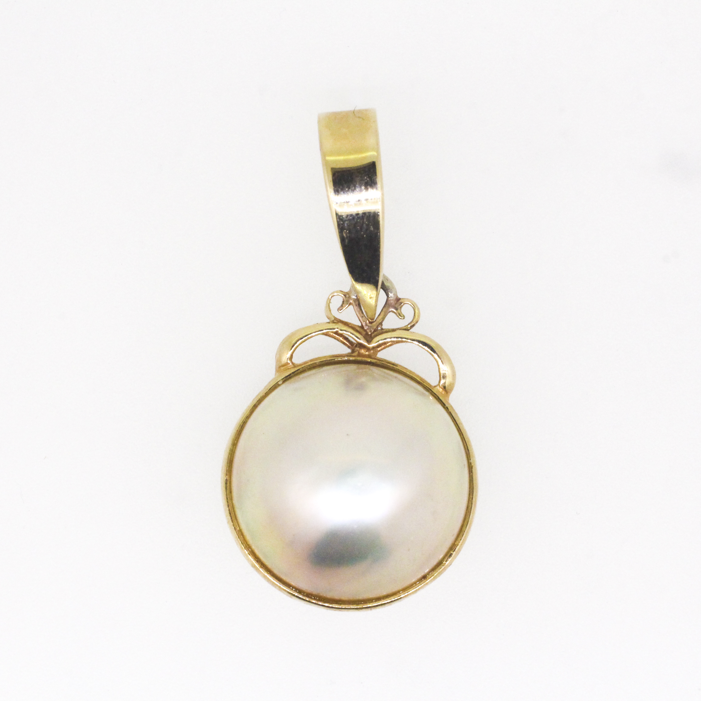 392 · Mabe Pearl Pendant 5.77g