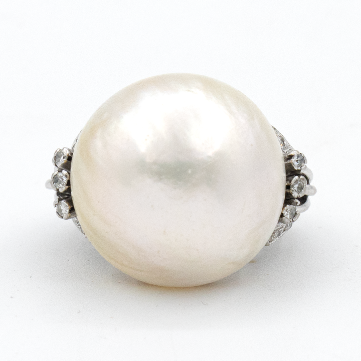 Anillo de media perla