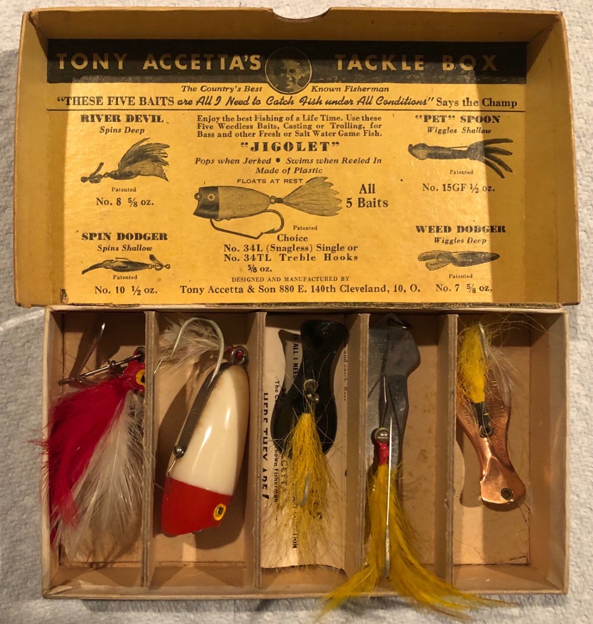 AD Lure Box with Five Lures
