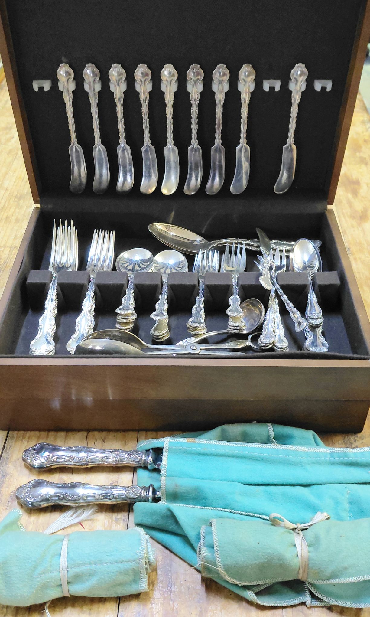 49 · SILVERPLATED CUTLERY