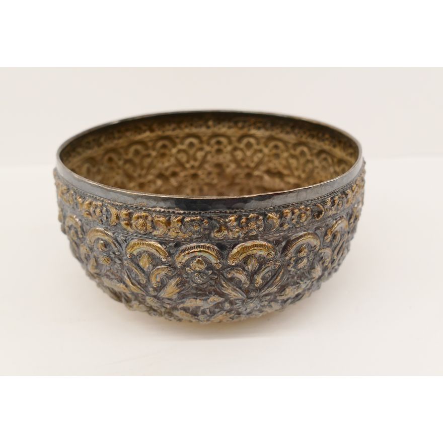Burmese Repousse Silver Bowl- 6'' diameter- 206g
