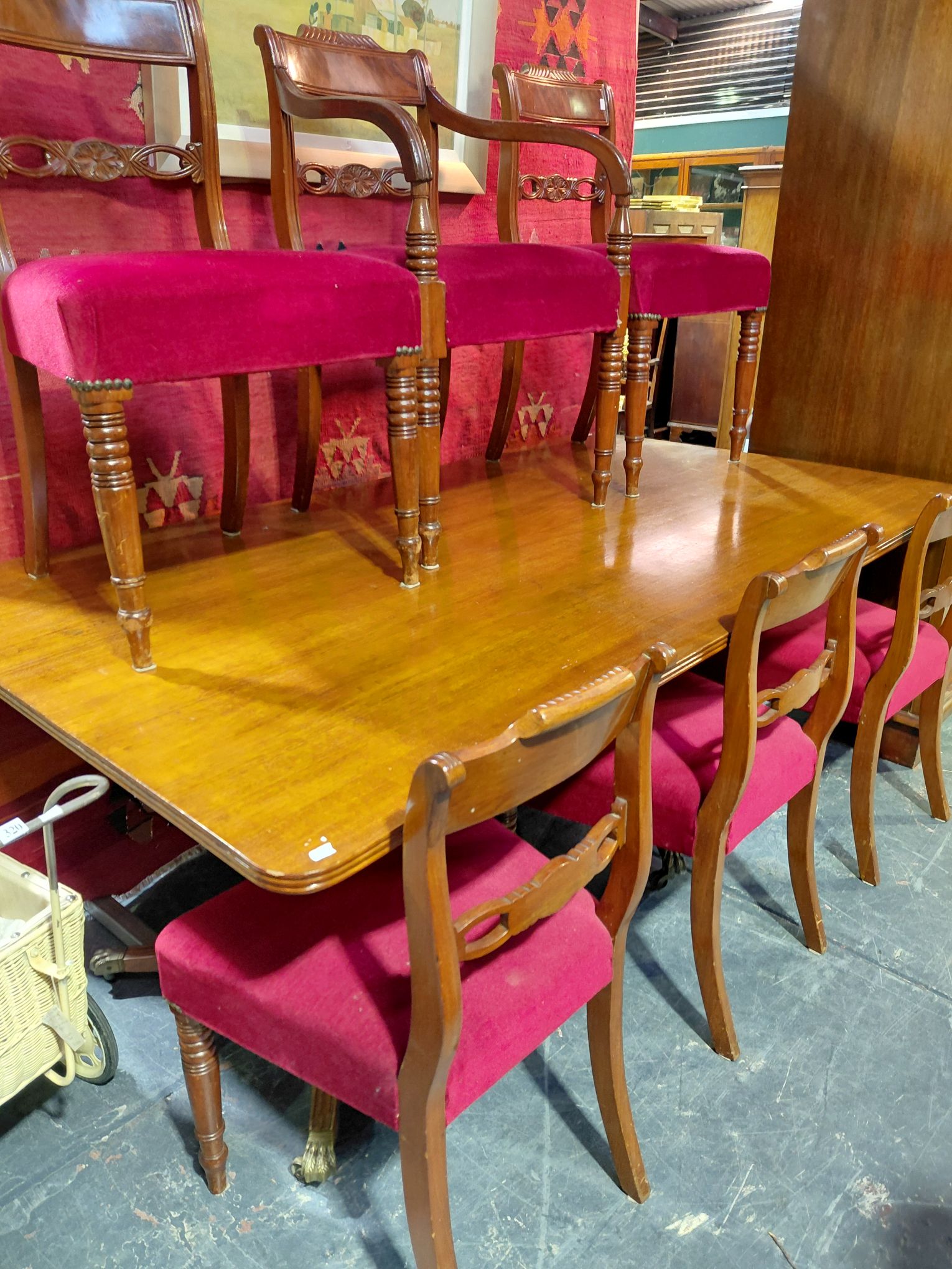 REGENCY DINING ROOM SUITE