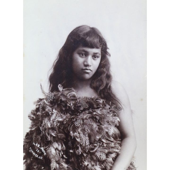 ILES, ARTHUR JAMES. [photographer] - Half length portrait of a young girl