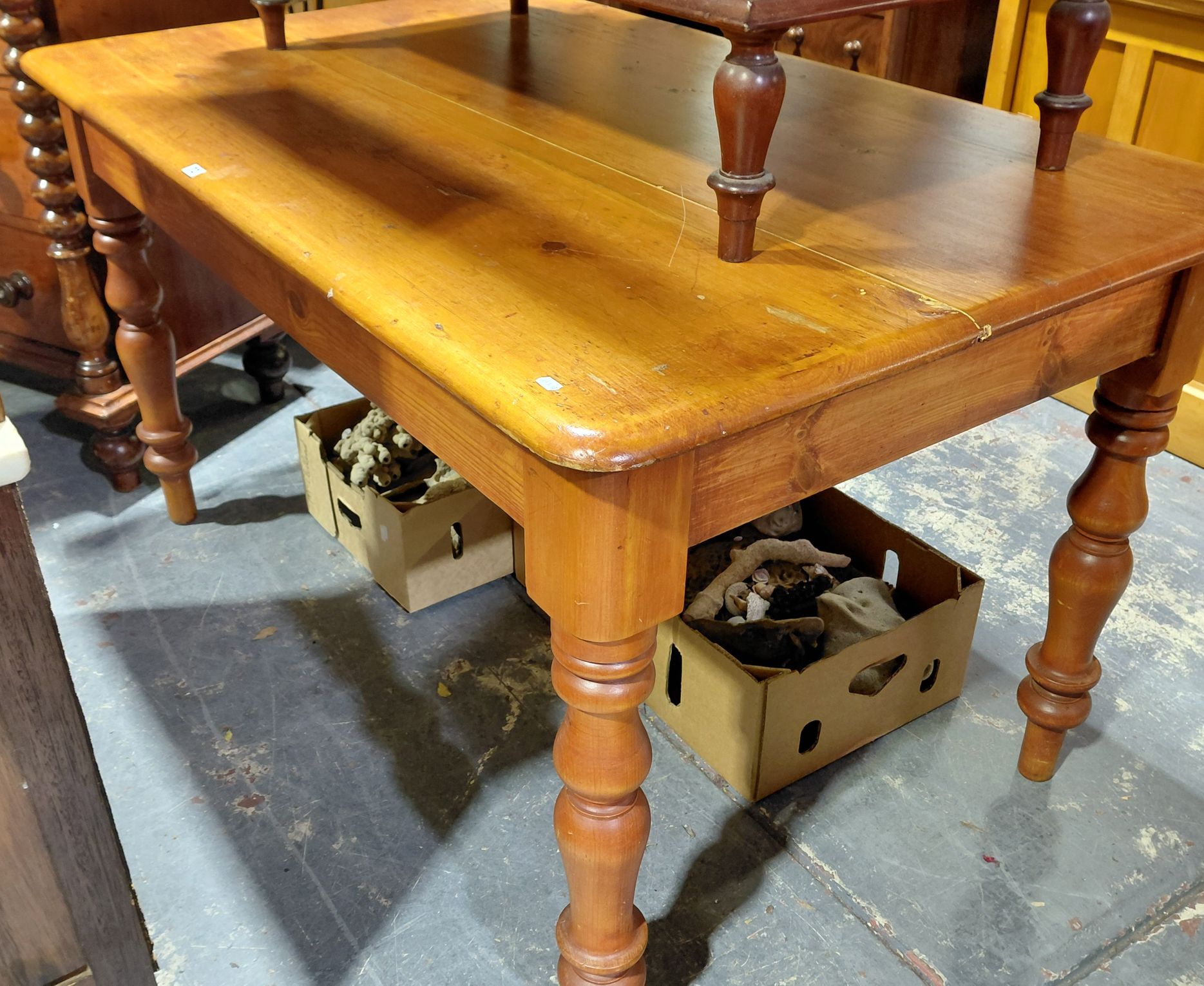 172 · PINE KITCHEN TABLE