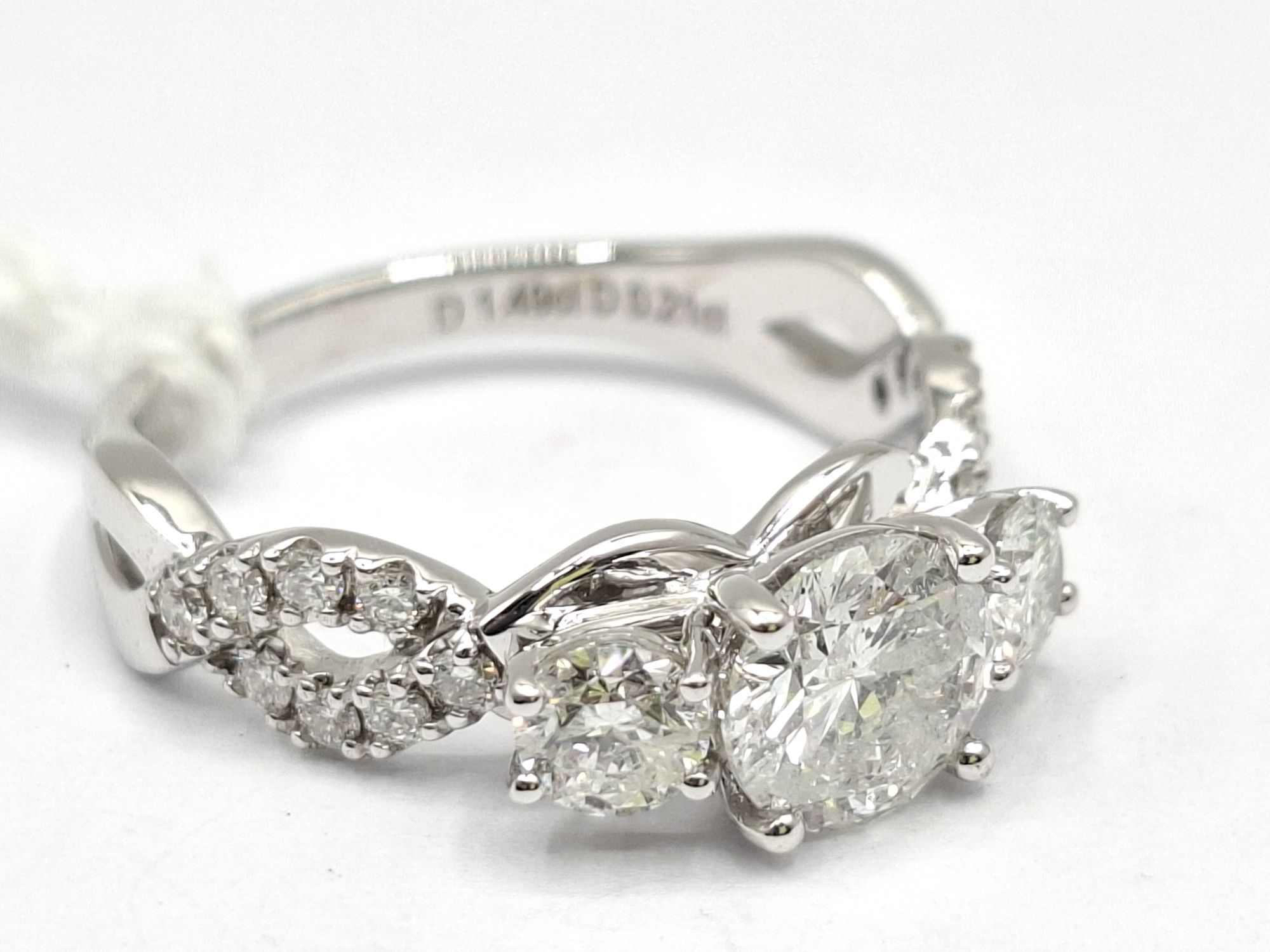 1169 · 14K TRILOGY RING