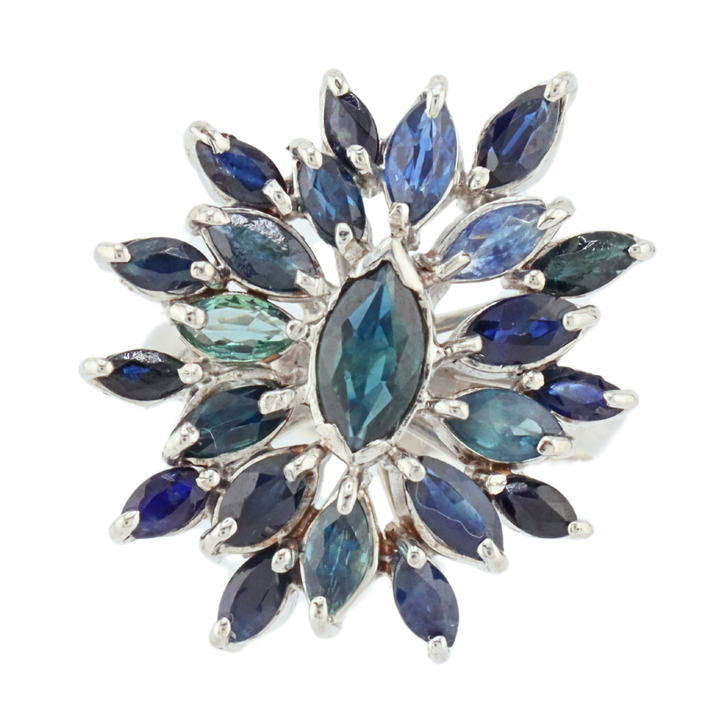 Anillo floral tipo estrella de zafiros