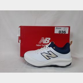 NEW BALANCE MEN S FUELCELL 4030 V5 CRICKET SHOES - PURE WHITE/NAVY/GOLD - MEN UK 10 -