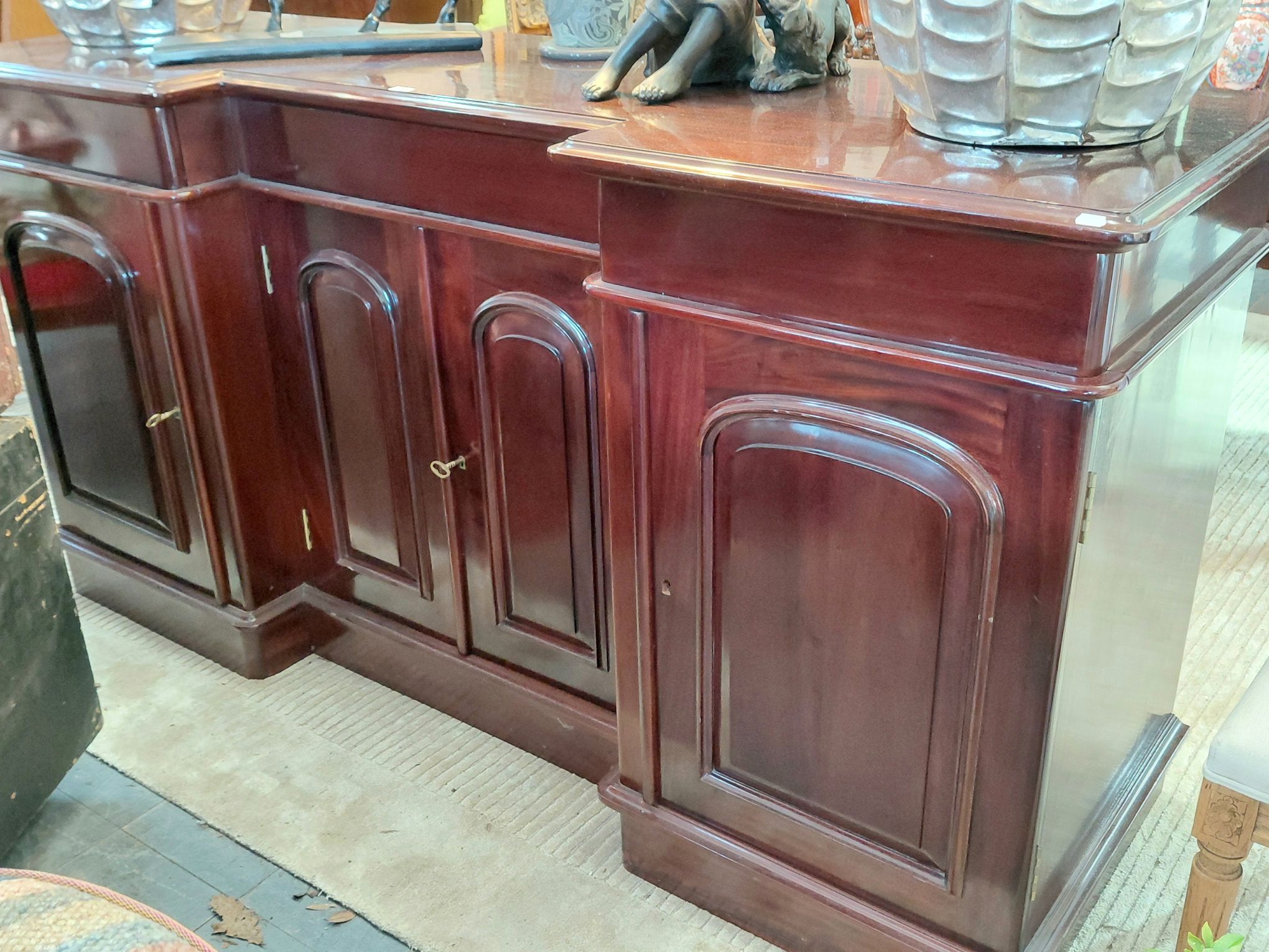 71 · LARGE MAHOGANY BREAKFRONT SIDEBOARD